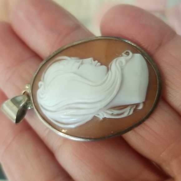 Beautiful Vintage Cameo Sterling Silver Pendant●Price is Firm - Picture 4 of 12